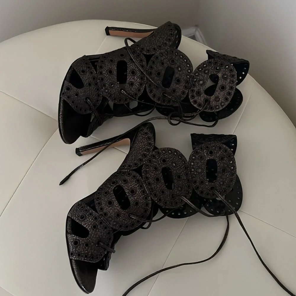 Booties. - Picture 3 of 4